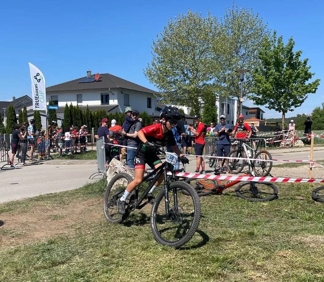 Auftakt zum True Rider Cup: RSC Kelheim überzeugt beim OBI-Cup 2025